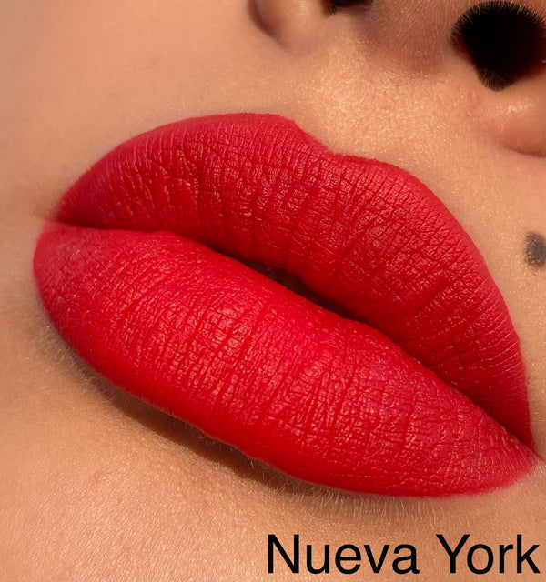 INDESTRUCTIBLE LIPSTICK Nueva York ¡Tonos Rojos !