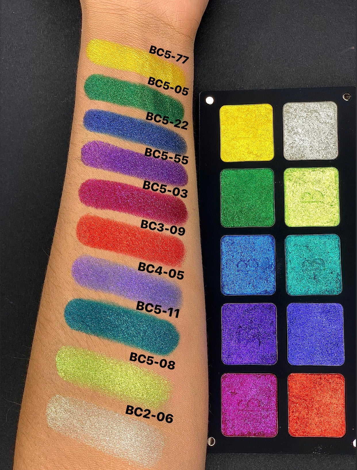 ESSENTIAL 2 - PALETA DE SOMBRAS EN COLABORACIÓN CON CRISTINA CUELLAR