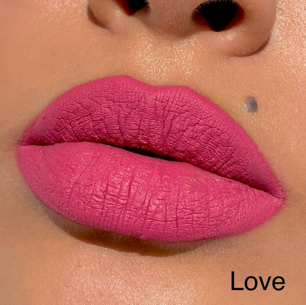 INDESTRUCTIBLE LIPSTICK Love ¡Tonos nude!